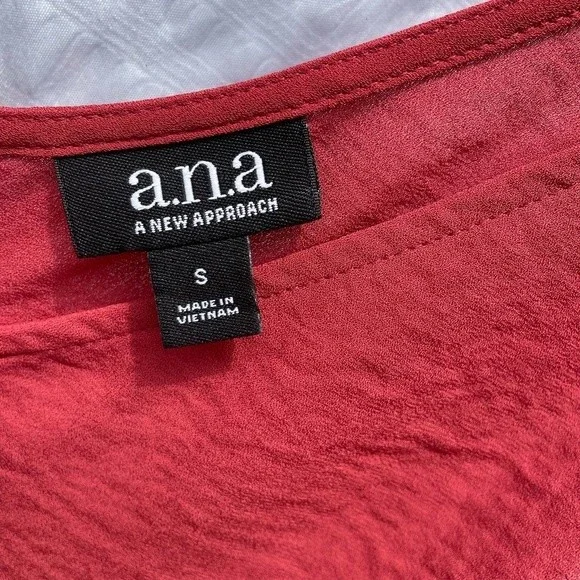 Red a.n.a tank, size small - Picture 3 of 3